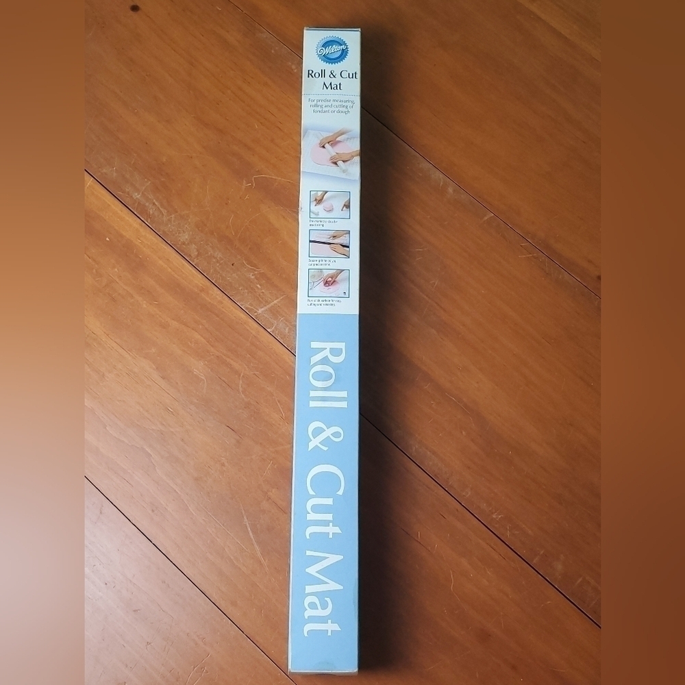 Wilton Roll & Cut Mat and Wilton 20" rolling pin